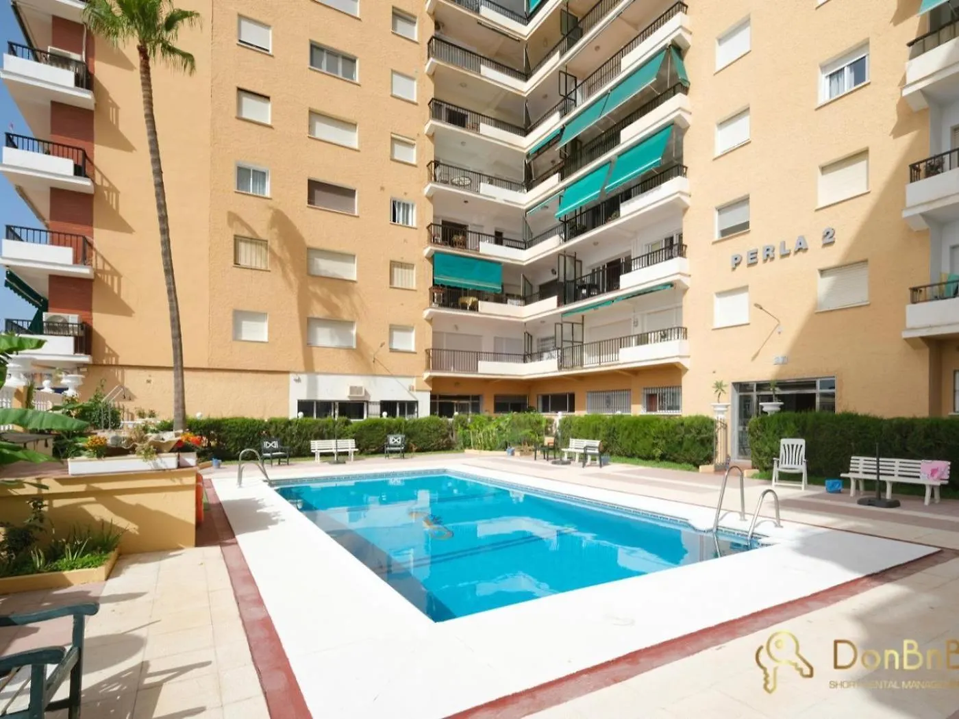 Apartamento Con Piscina En La Primera Linea De Playa De Fuengirola