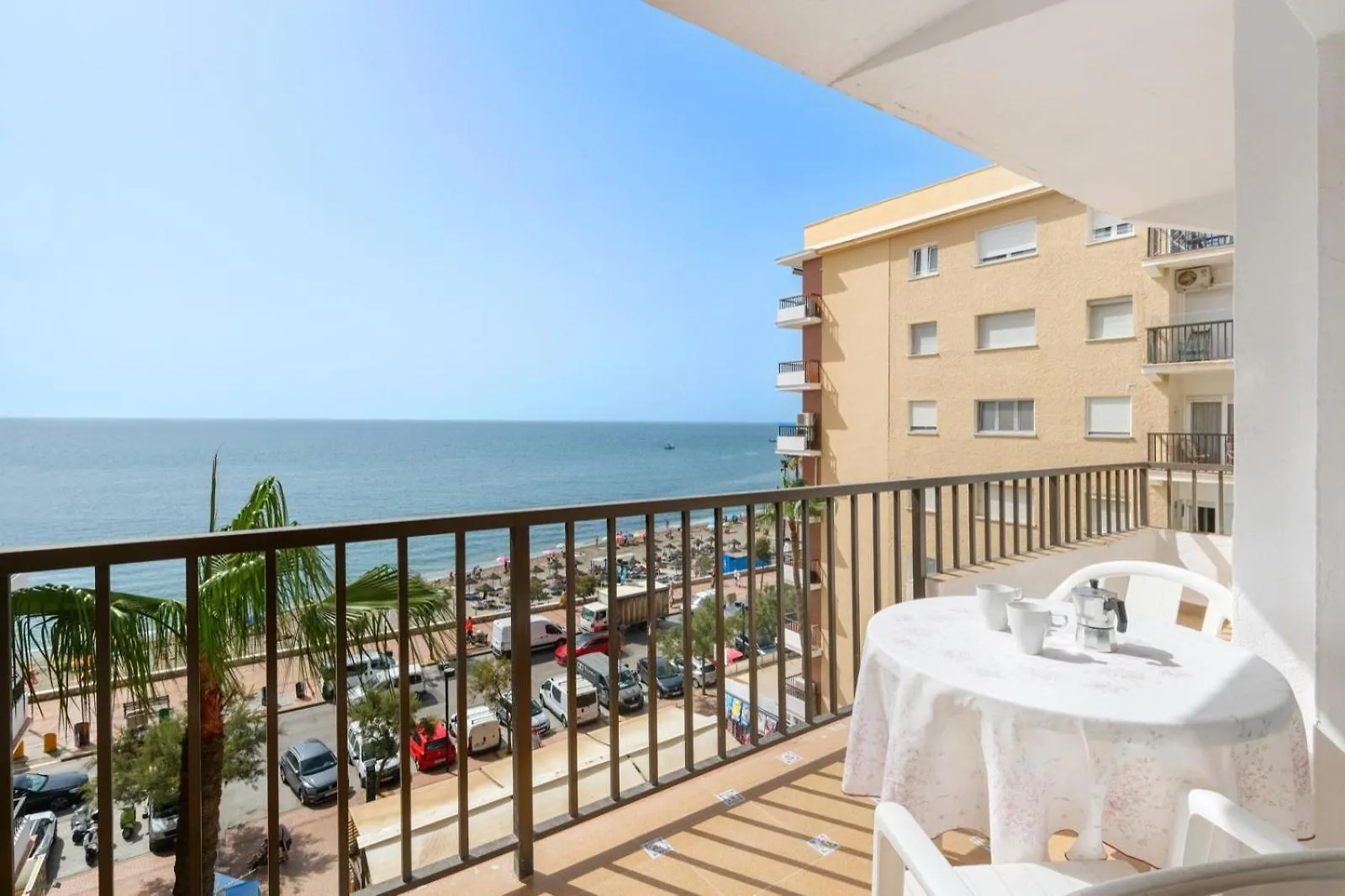 Apartment Apartamento Con Piscina En La Primera Linea De Playa De Fuengirola Spain