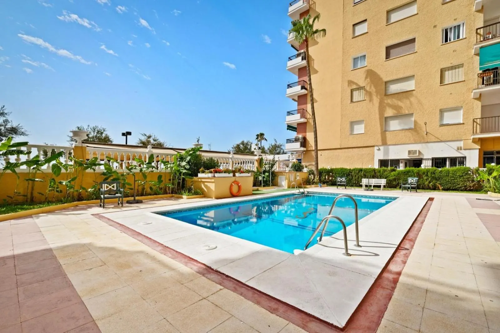 Apartamento Con Piscina En La Primera Linea De Playa De Fuengirola 0*,  Spain