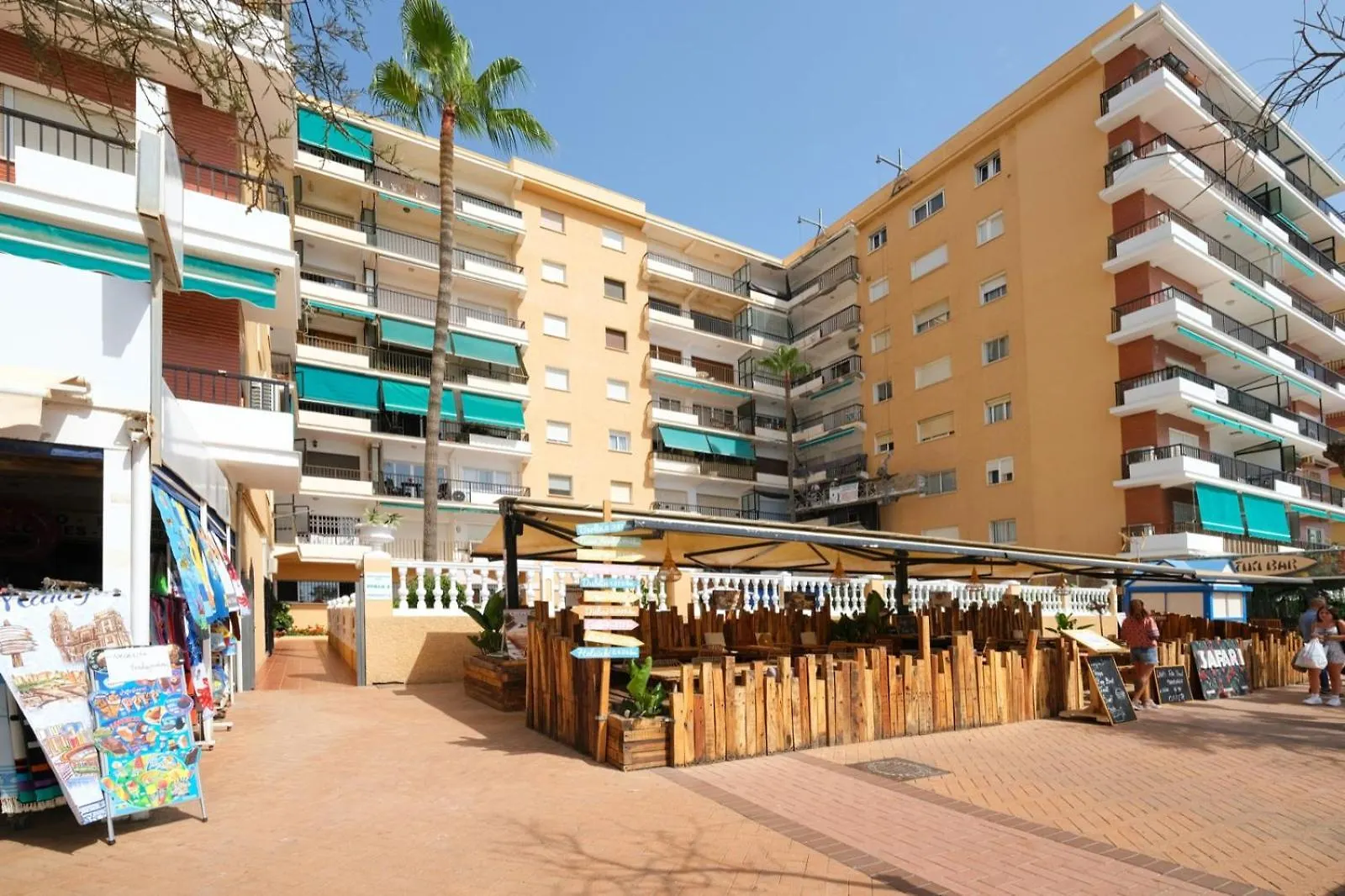 Apartamento Con Piscina En La Primera Linea De Playa De Fuengirola Apartment