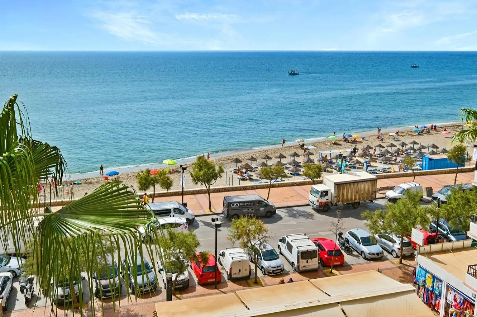 Apartment Apartamento Con Piscina En La Primera Linea De Playa De Fuengirola Spain