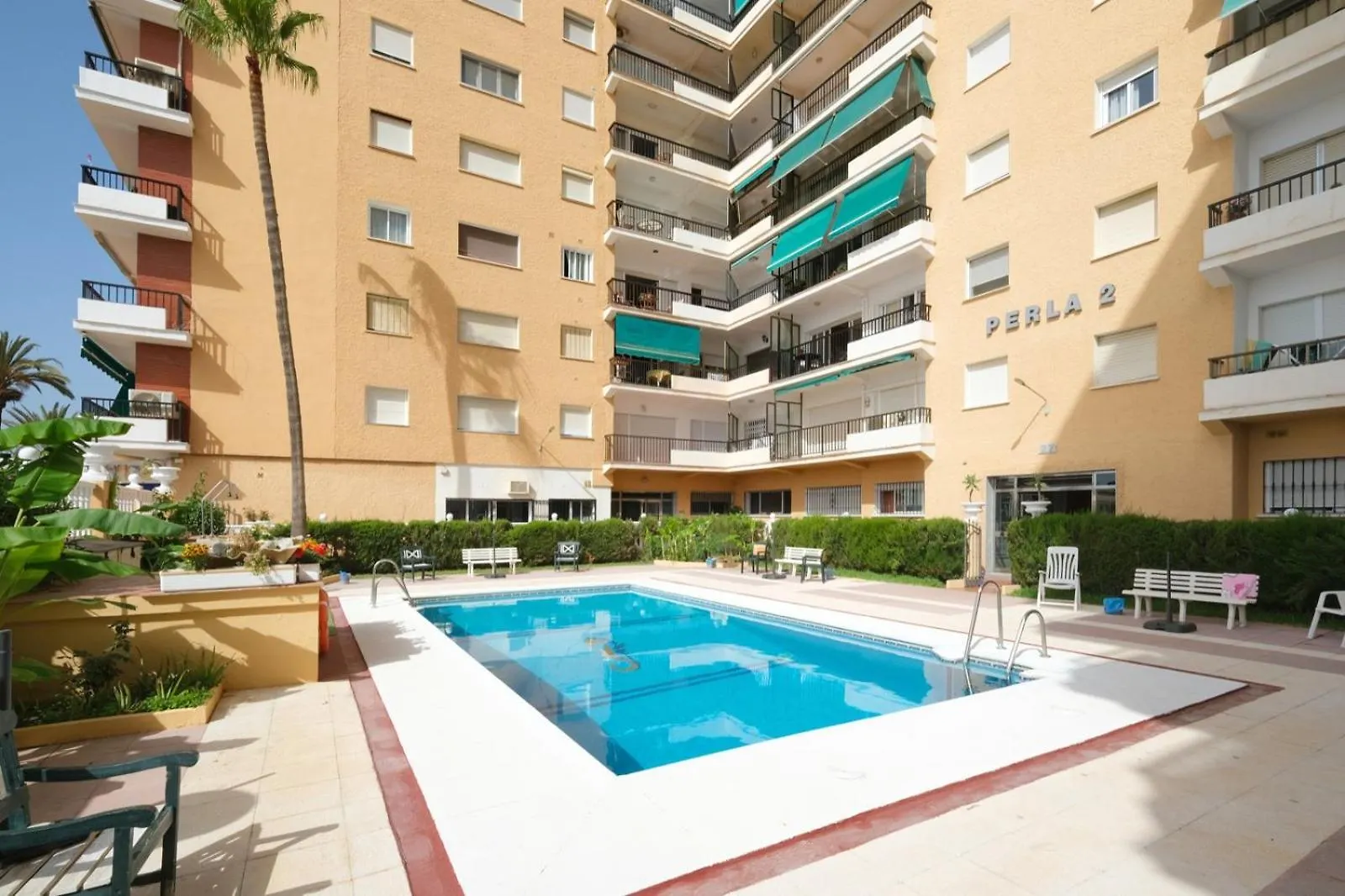 Apartamento Con Piscina En La Primera Linea De Playa De Fuengirola