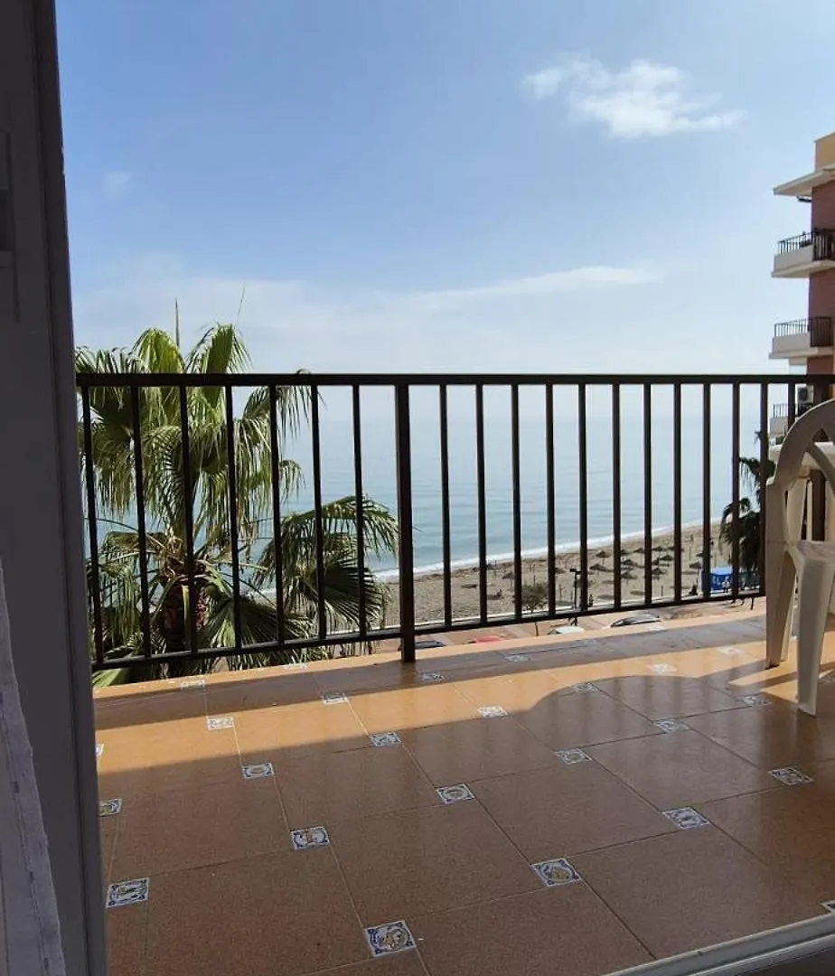 Apartamento Con Piscina En La Primera Linea De Playa De Fuengirola