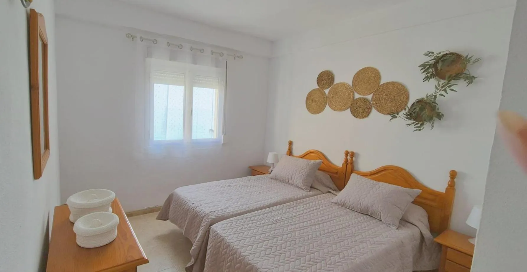 Apartamento Con Piscina En La Primera Linea De Playa De Fuengirola Spain